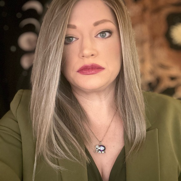 Meet your Posher, Jennifer - Picture 10 of 12